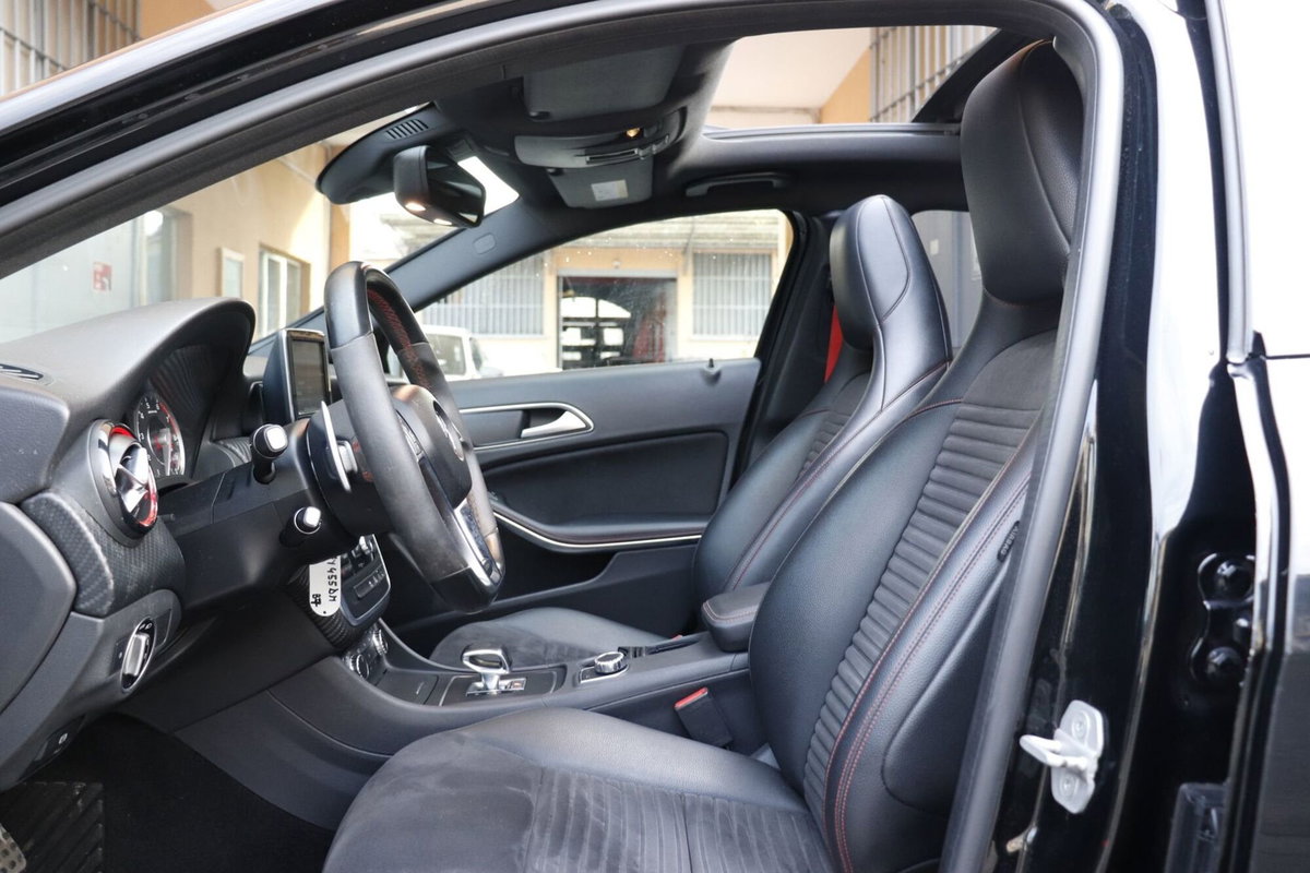 Mercedes-Benz Classe A 45 AMG 4Matic Automatic (2)