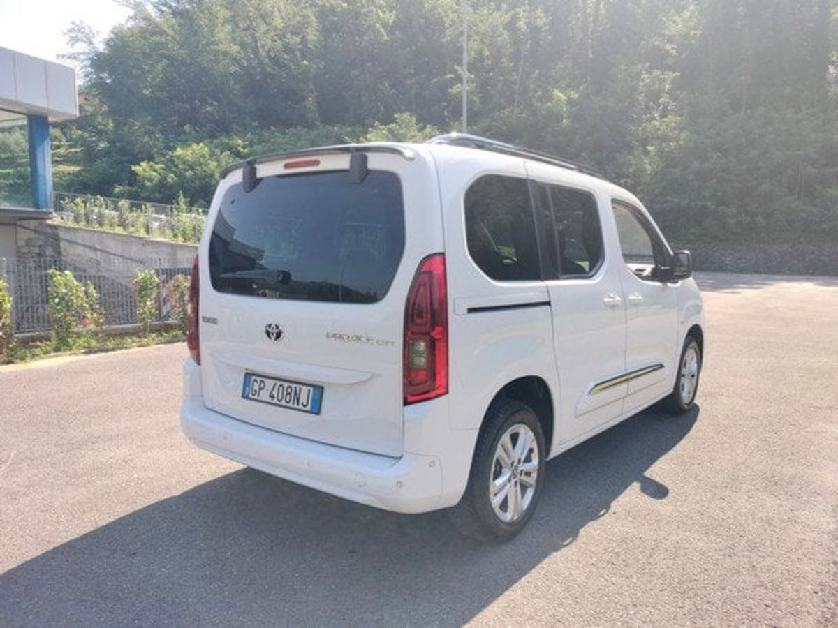 Toyota Proace City Verso City Verso 1.5D 100cv S&S mt6 L1 D Executive (6)