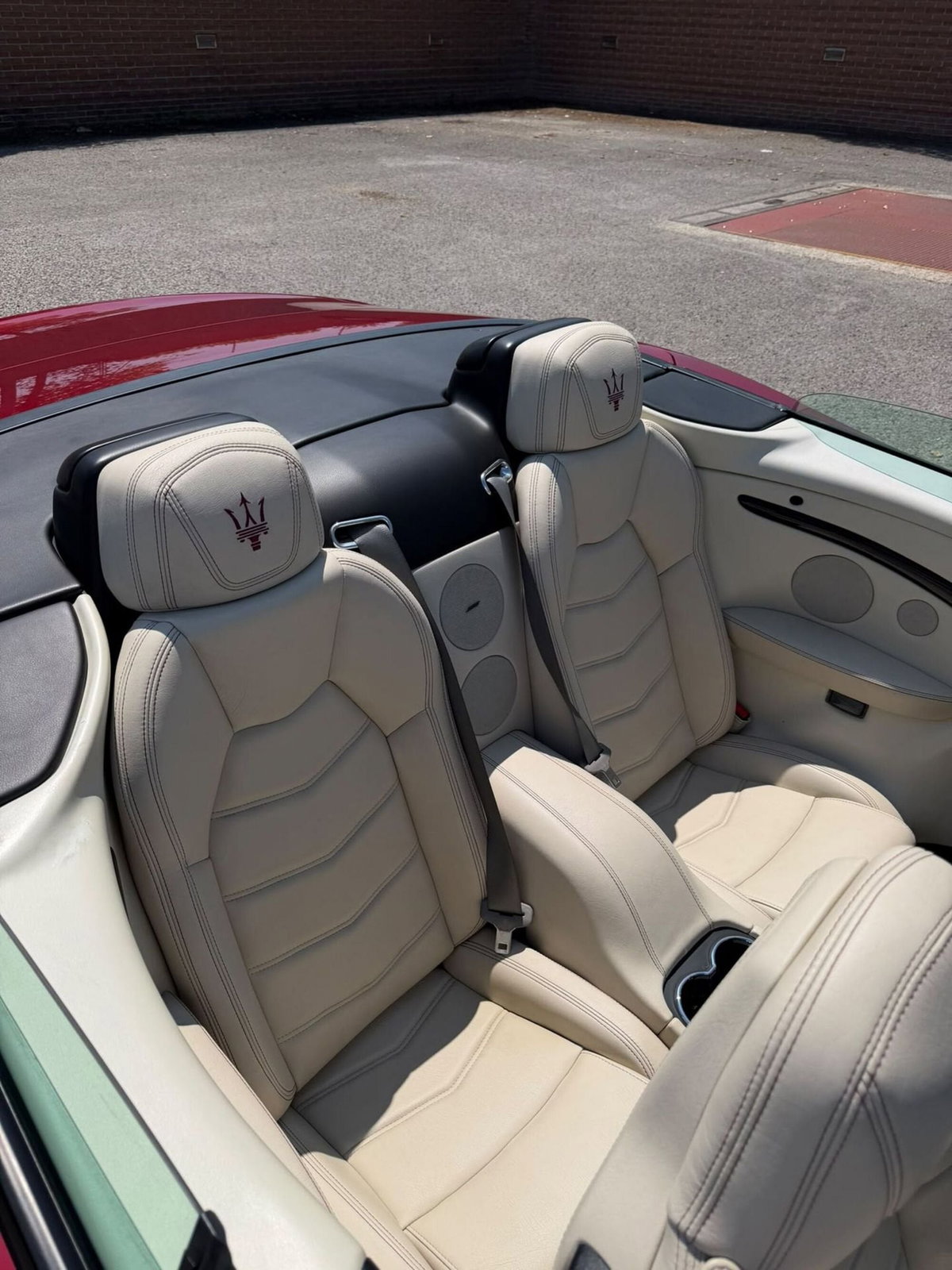 Maserati Grancabrio 4.7 V8 Sport (9)