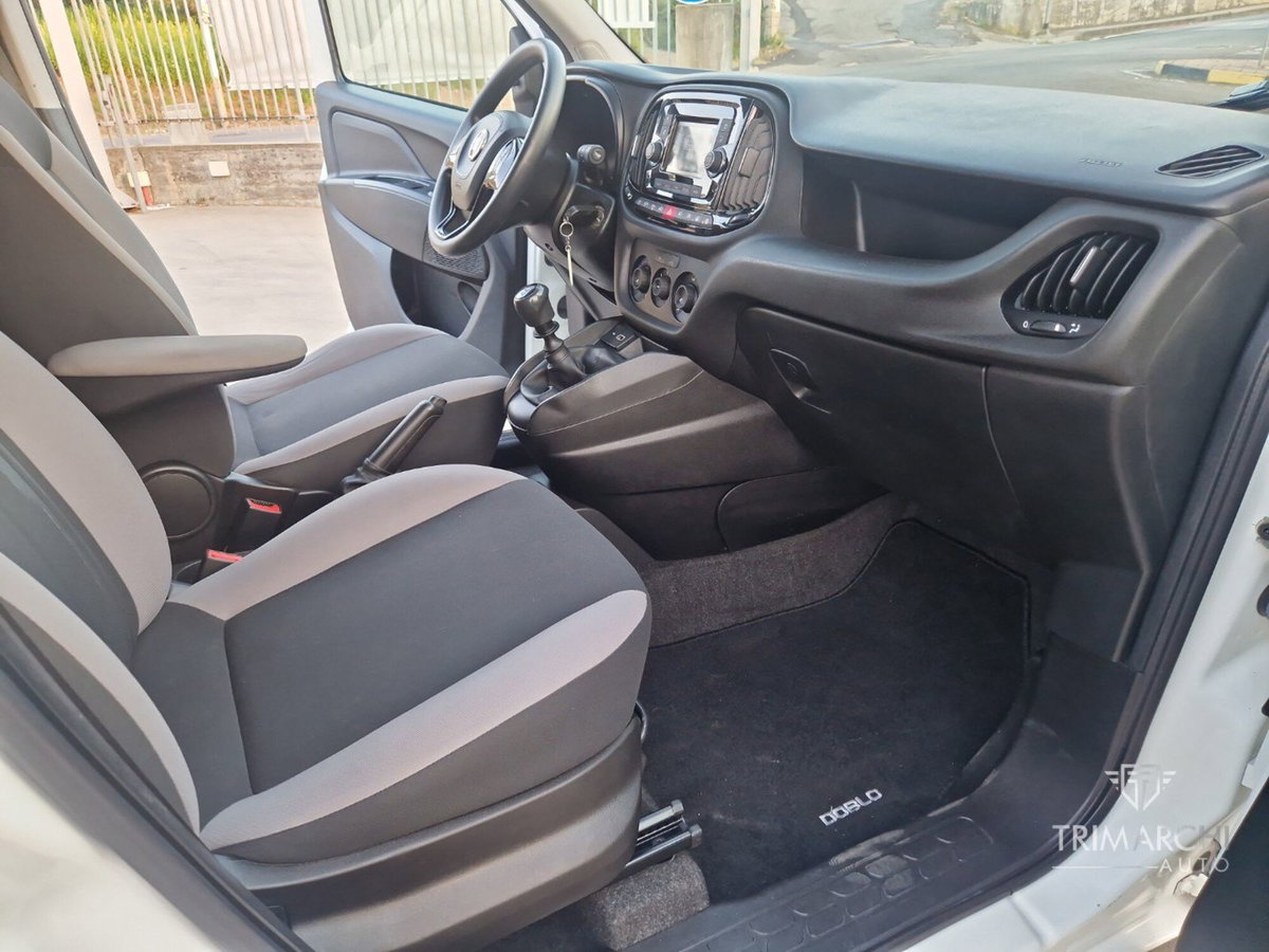 Fiat Doblò 1.6 MJT 16V 105CV Lounge (17)
