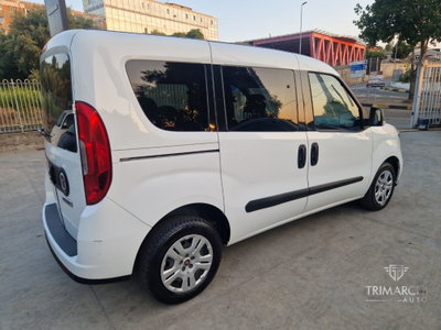 Fiat Doblò 1.6 MJT 16V 105CV Lounge (5)