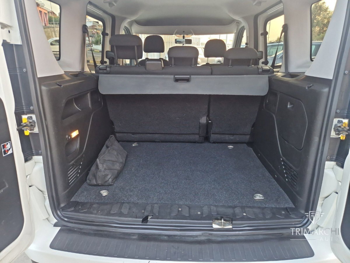 Fiat Doblò 1.6 MJT 16V 105CV Lounge (7)