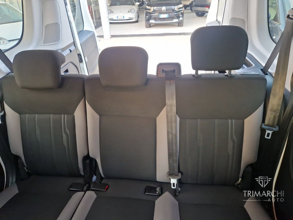 Fiat Doblò 1.6 MJT 16V 105CV Lounge (9)