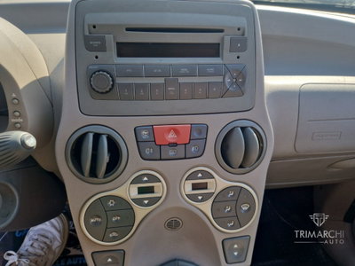 Fiat Panda 1.2 Emotion (11)