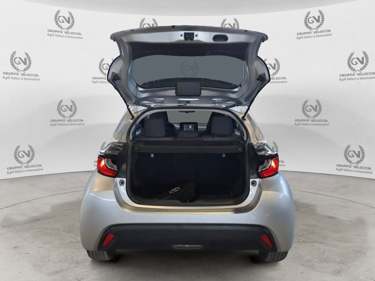 Toyota Yaris 1.5 Hybrid 5 porte Energy (8)