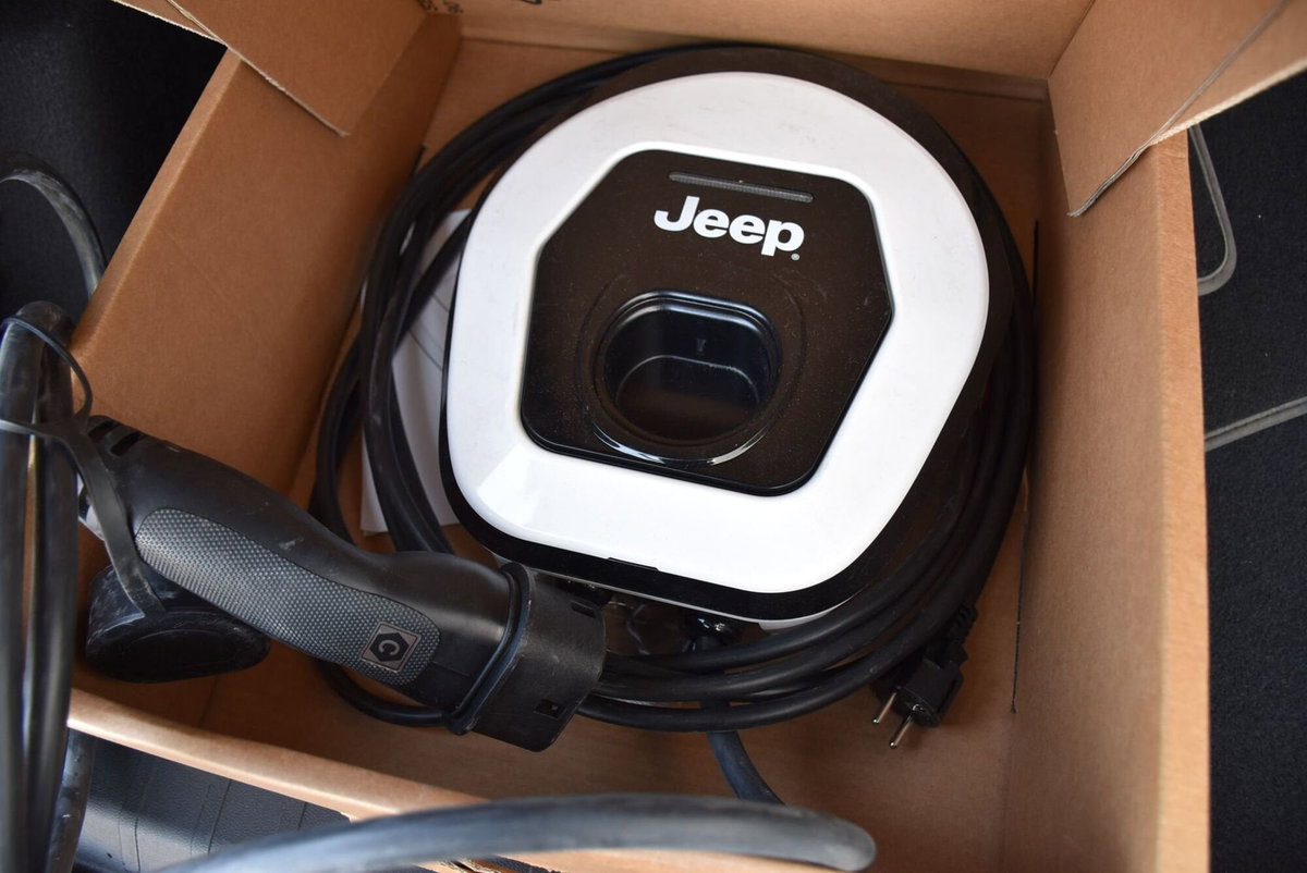 Jeep Avenger full-electric Summit fwd 156cv auto (17)