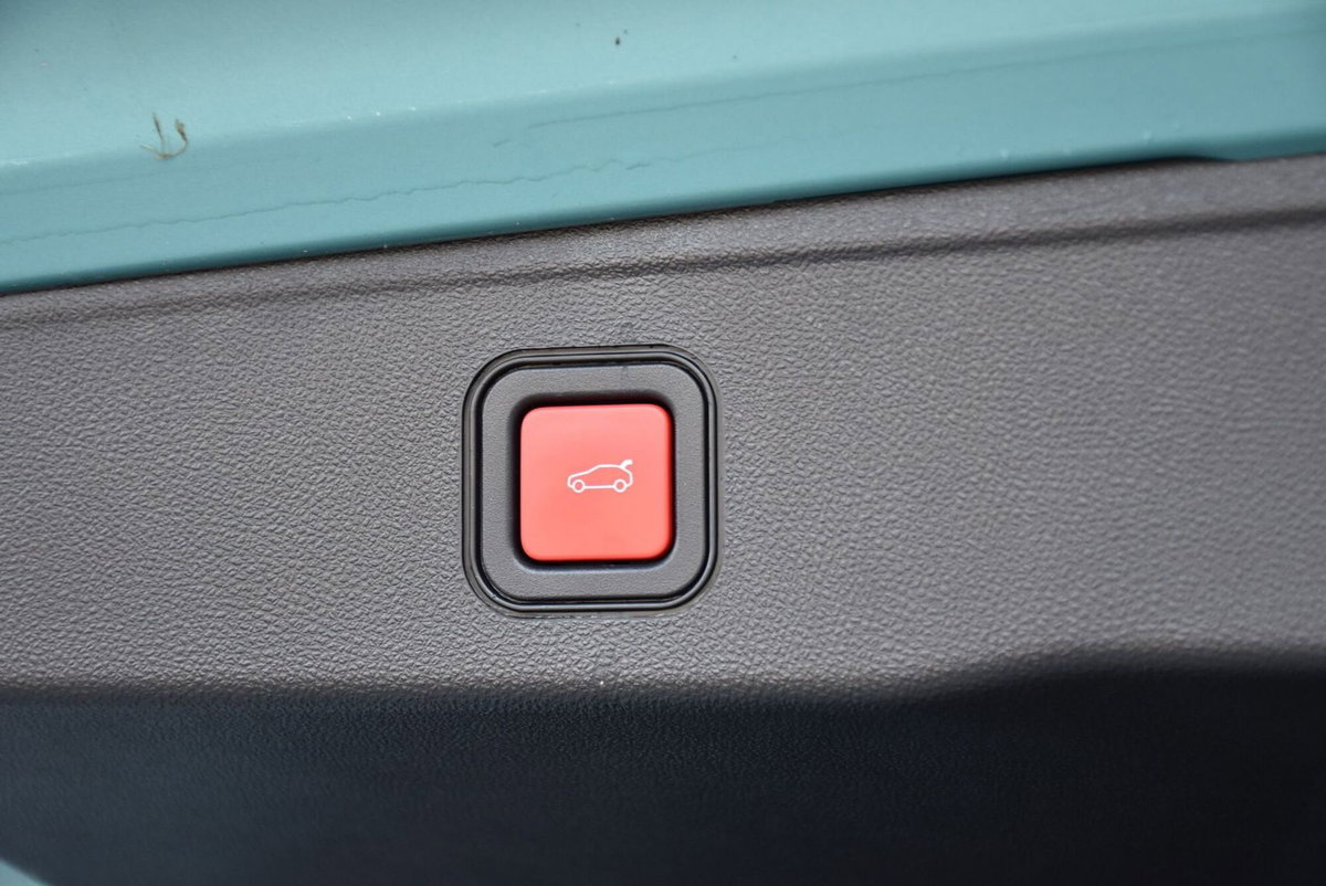 Jeep Avenger full-electric Summit fwd 156cv auto (18)
