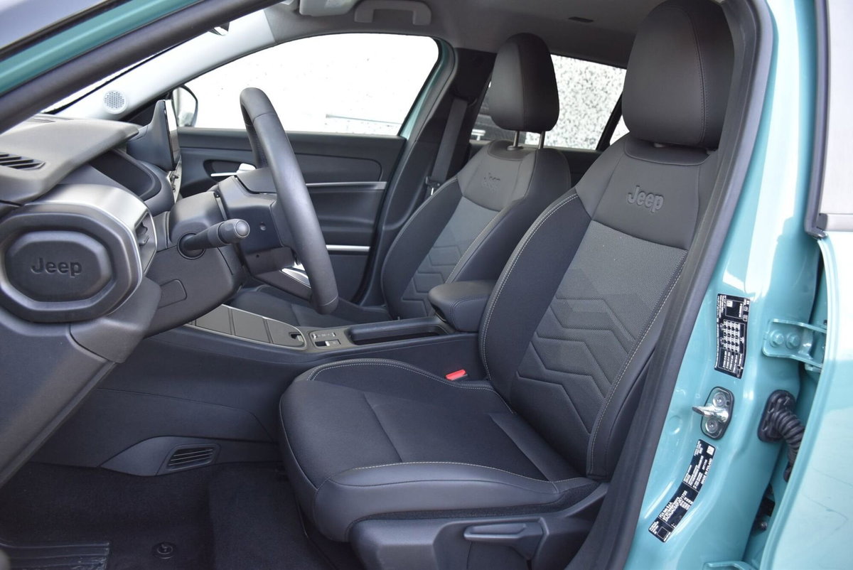 Jeep Avenger full-electric Summit fwd 156cv auto (7)