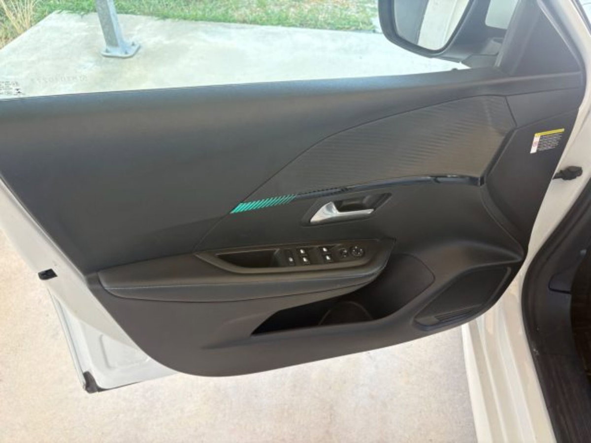 Peugeot 208 1.2 puretech Active s&s 100cv (15)