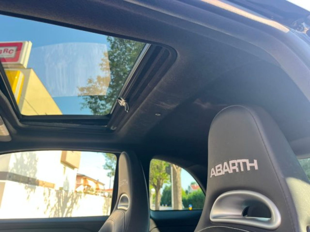 Abarth 595 595 1.4 Turbo T-Jet 165 CV Turismo (9)