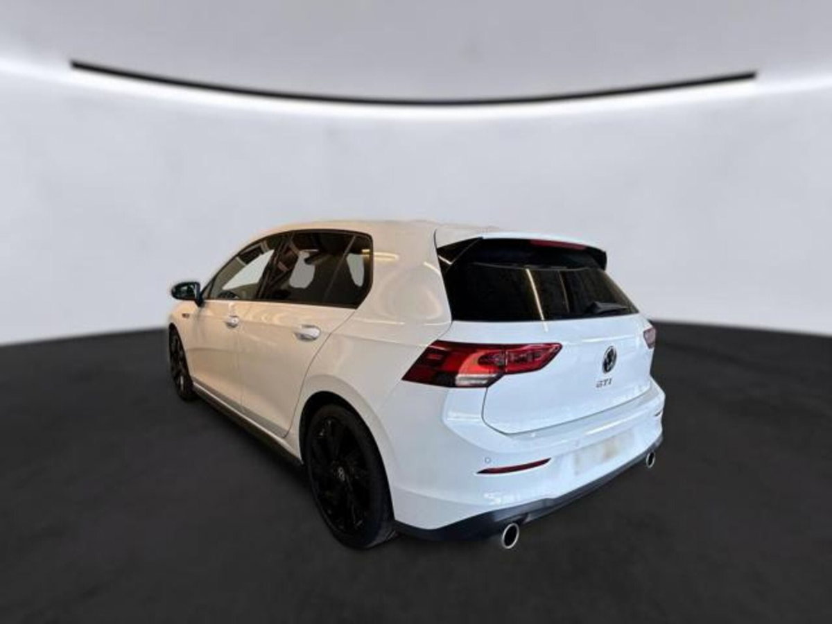 Volkswagen Golf 2.0 tsi GTI MT Ultimate 245cv (3)