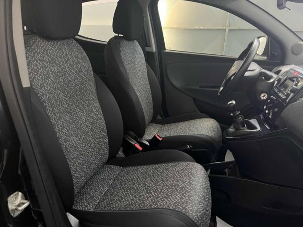 Lancia Ypsilon 1.0 FireFly 5 porte S&S Hybrid Ecochic A. Ferretti (5)