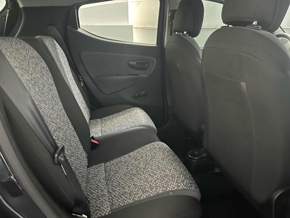 Lancia Ypsilon 1.0 FireFly 5 porte S&S Hybrid Ecochic A. Ferretti (7)