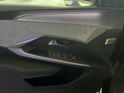 Peugeot 3008 1.2 hybrid GT Exclusive 145cv e-dcs6 (7)