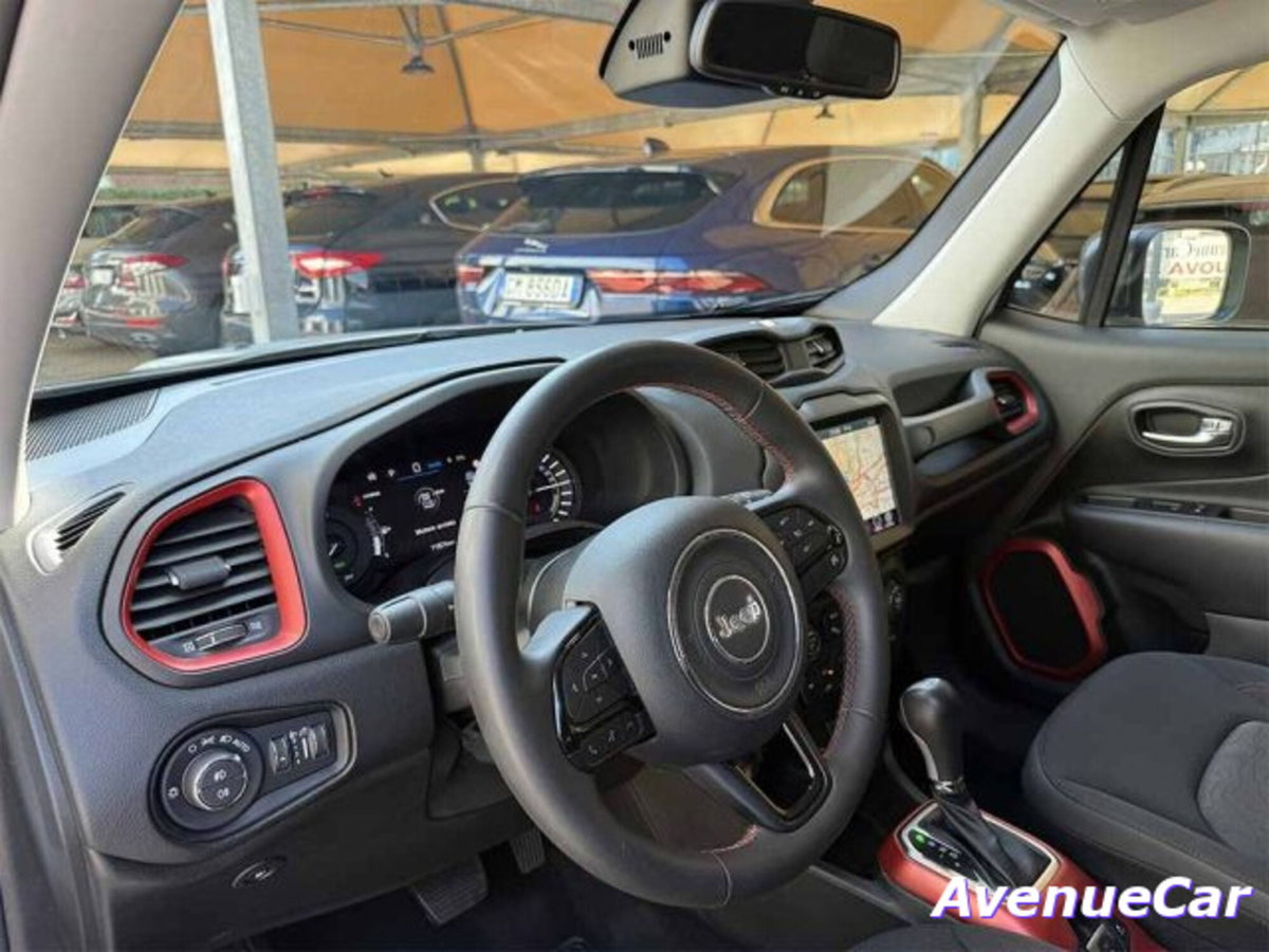 Jeep Renegade 1.3 T4 240CV PHEV 4xe AT6 Trailhawk (10)