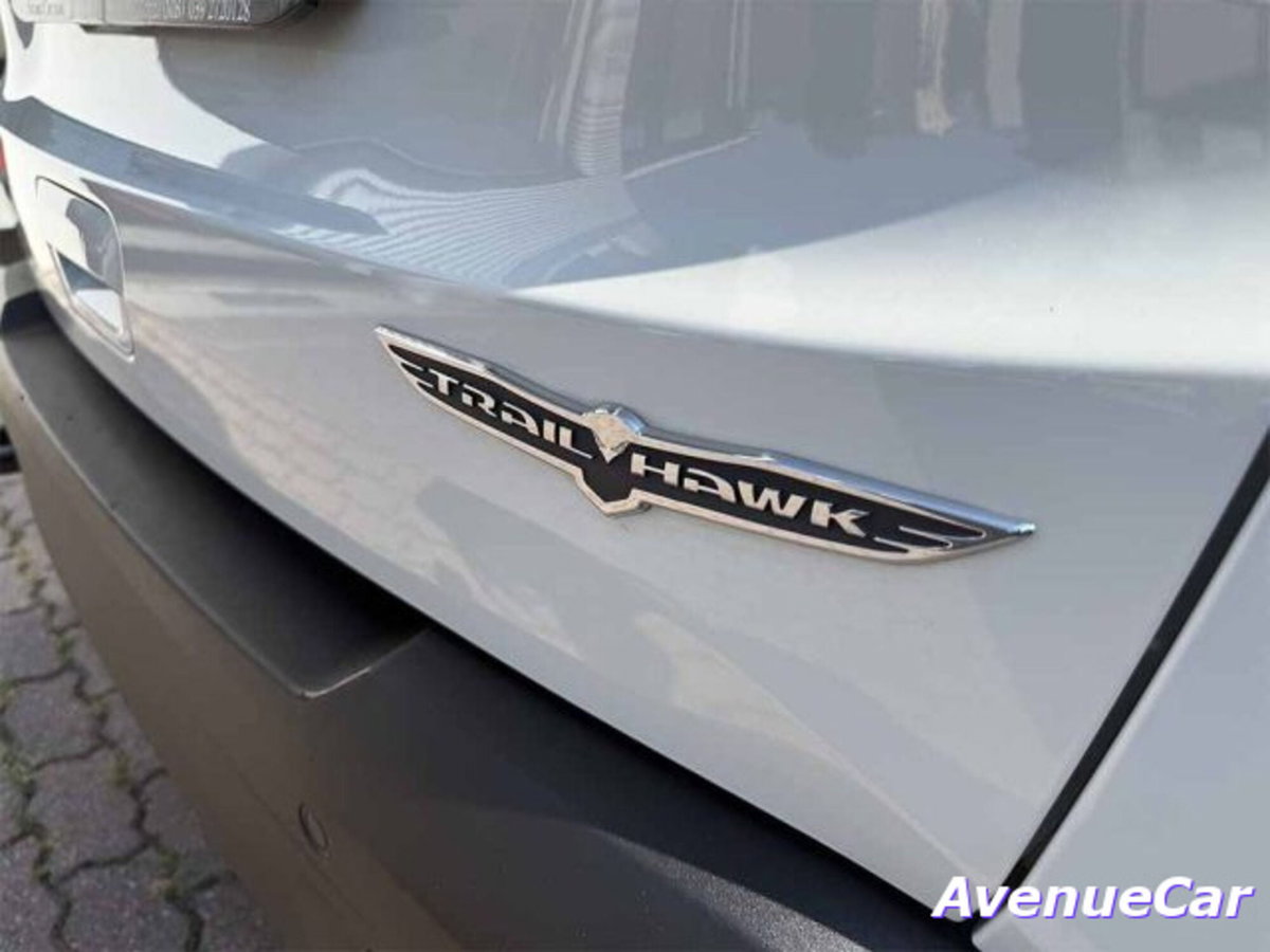 Jeep Renegade 1.3 T4 240CV PHEV 4xe AT6 Trailhawk (8)