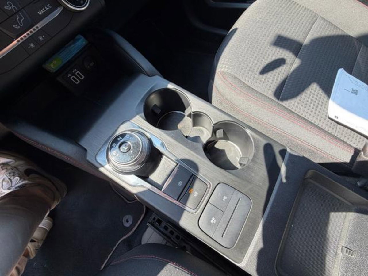Ford Kuga 2.5 Full Hybrid 190 CV CVT 2WD ST-Line Design (18)