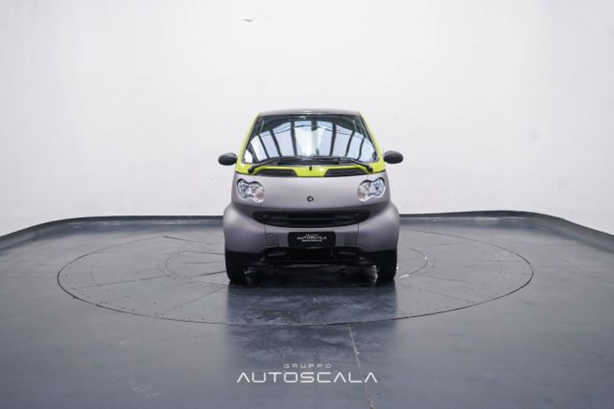 smart Fortwo 1000 45 kW MHD coupé pure (2)