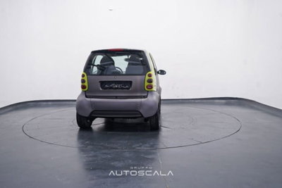 smart Fortwo 1000 45 kW MHD coupé pure (5)