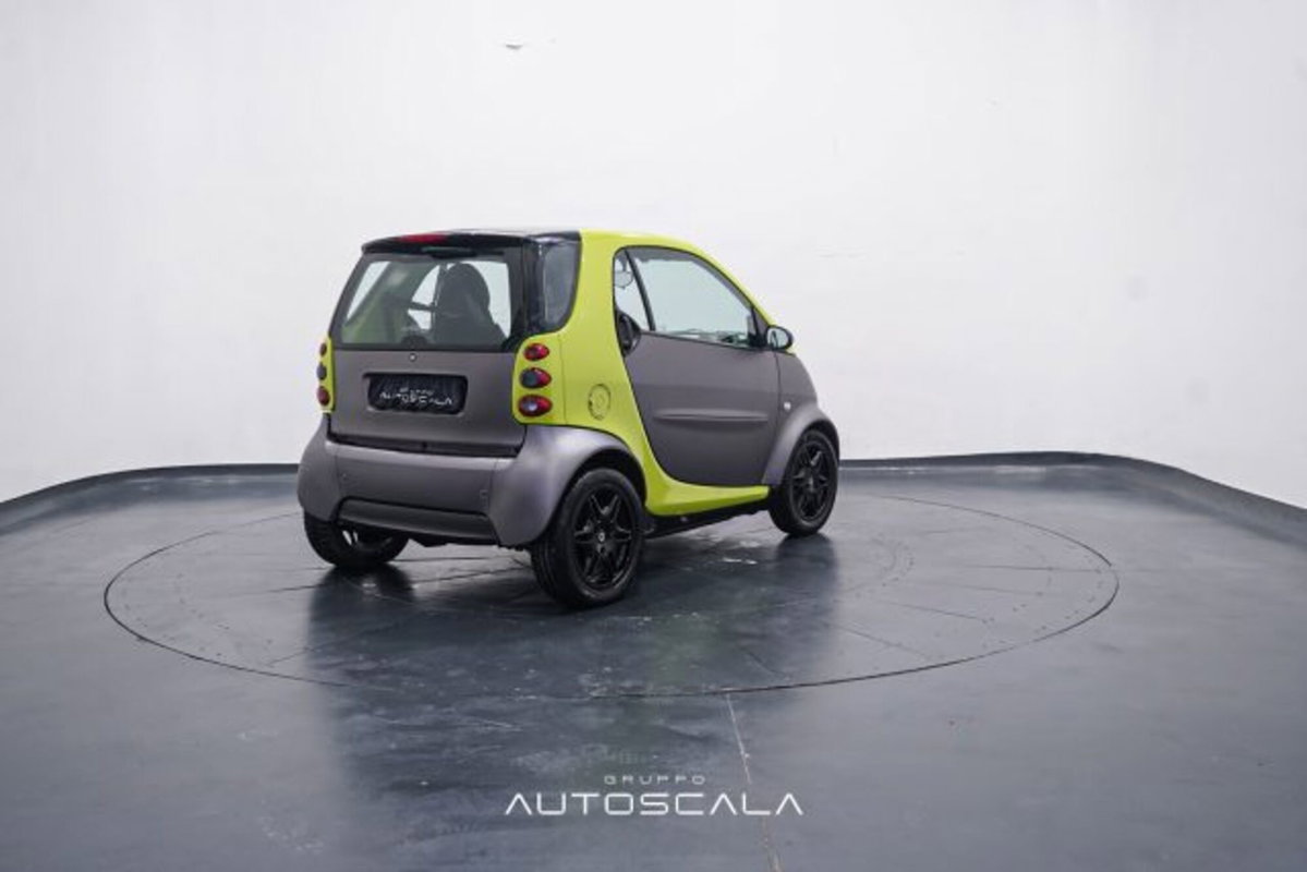smart Fortwo 1000 45 kW MHD coupé pure (6)