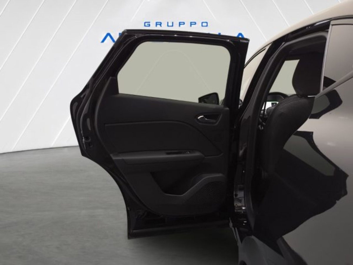 Renault Captur 1.8 full hybrid Techno 160cv auto (18)