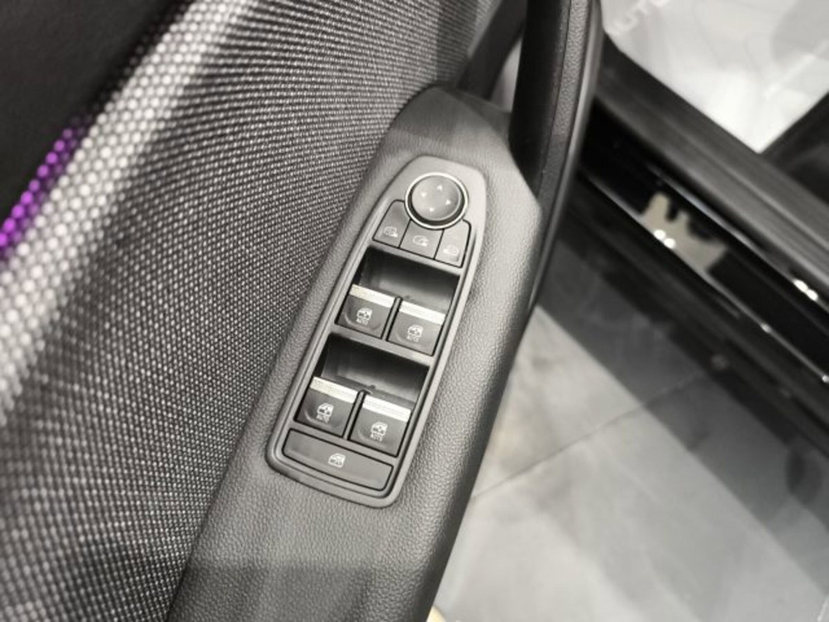 Renault Captur 1.8 full hybrid Techno 160cv auto (9)