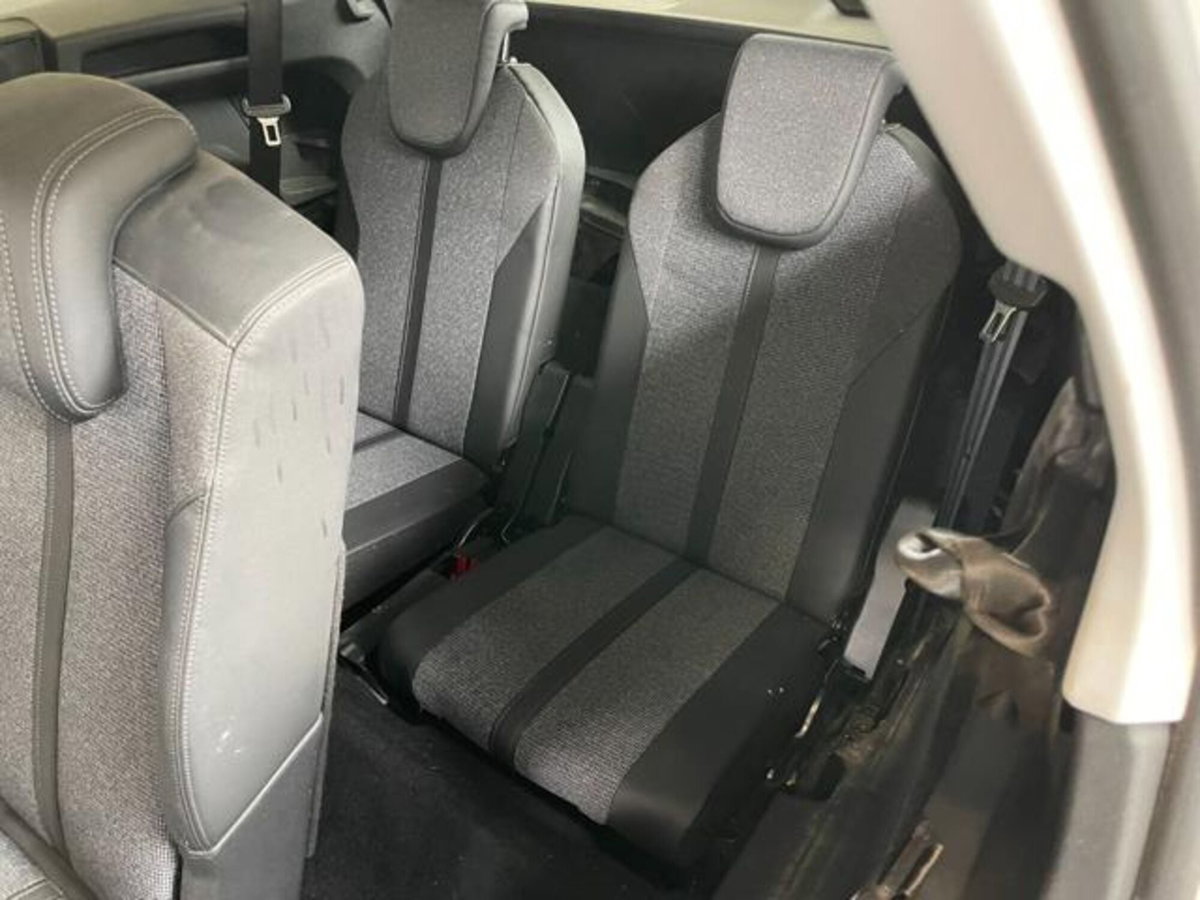 Peugeot 5008 BlueHDi 130 S&S EAT8 Allure (14)