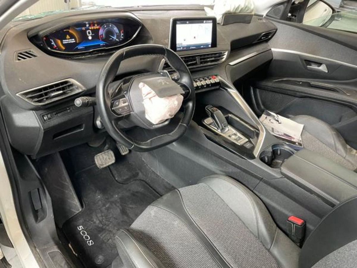 Peugeot 5008 BlueHDi 130 S&S EAT8 Allure (15)