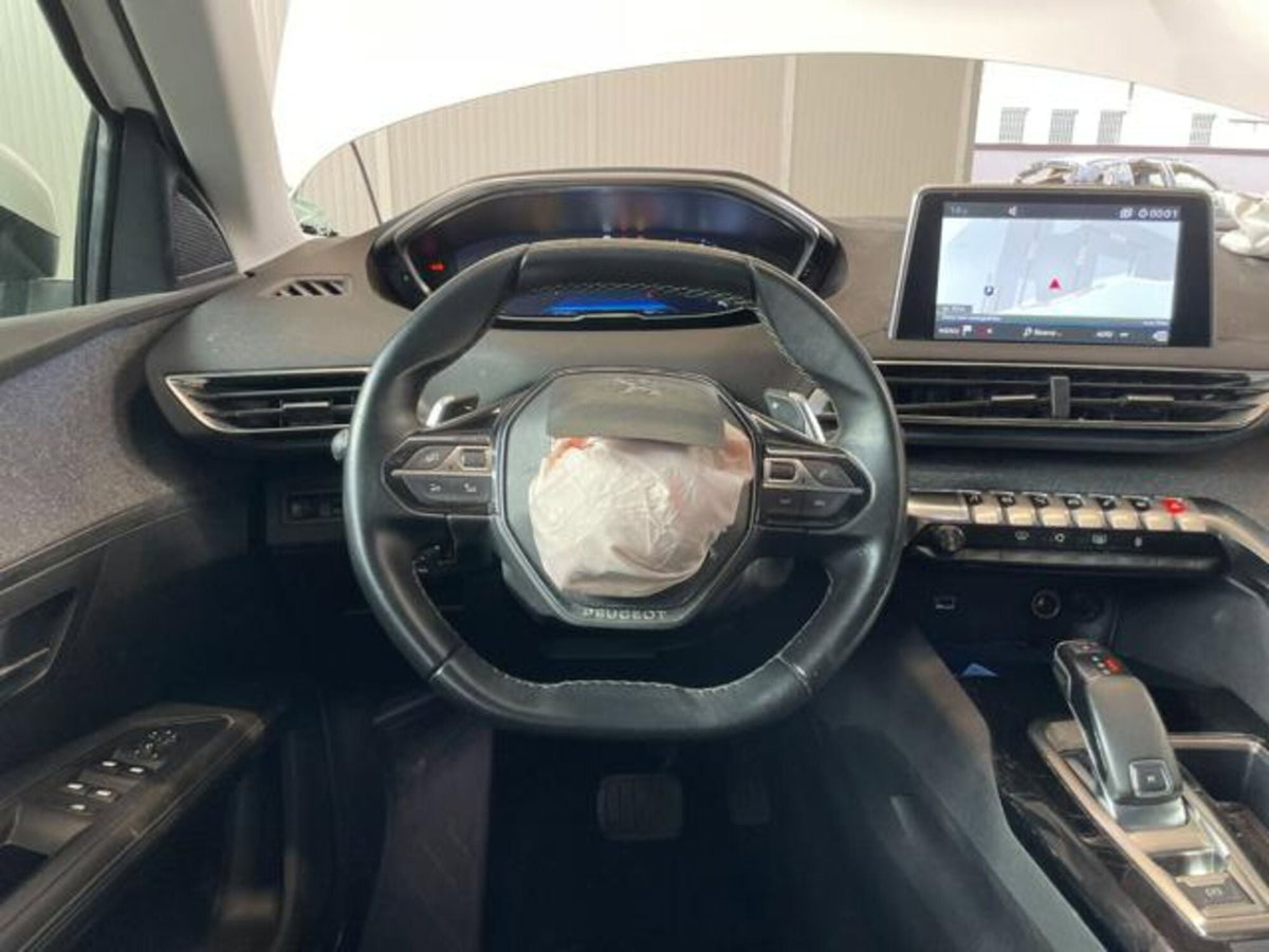 Peugeot 5008 BlueHDi 130 S&S EAT8 Allure (17)