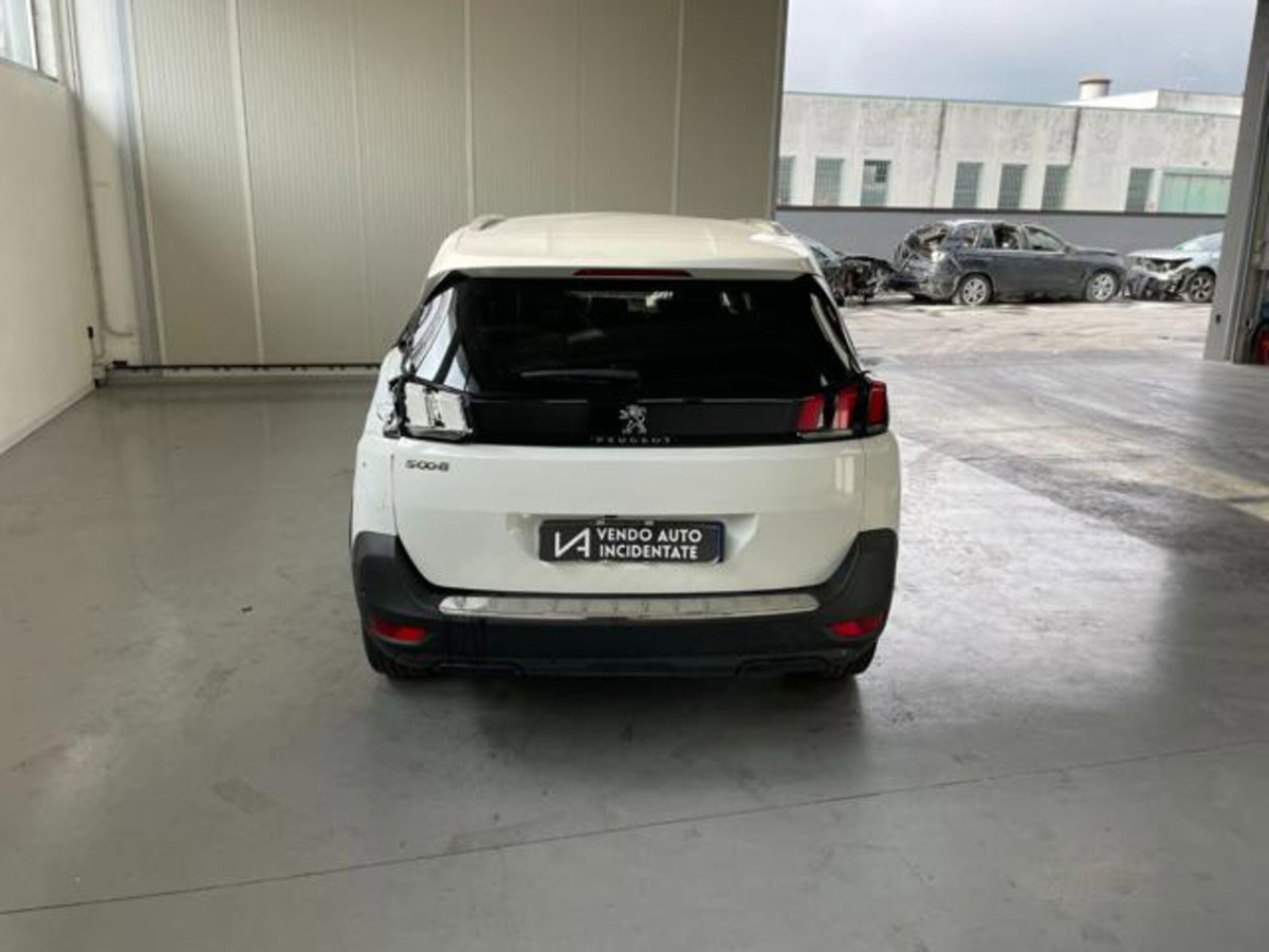 Peugeot 5008 BlueHDi 130 S&S EAT8 Allure (6)
