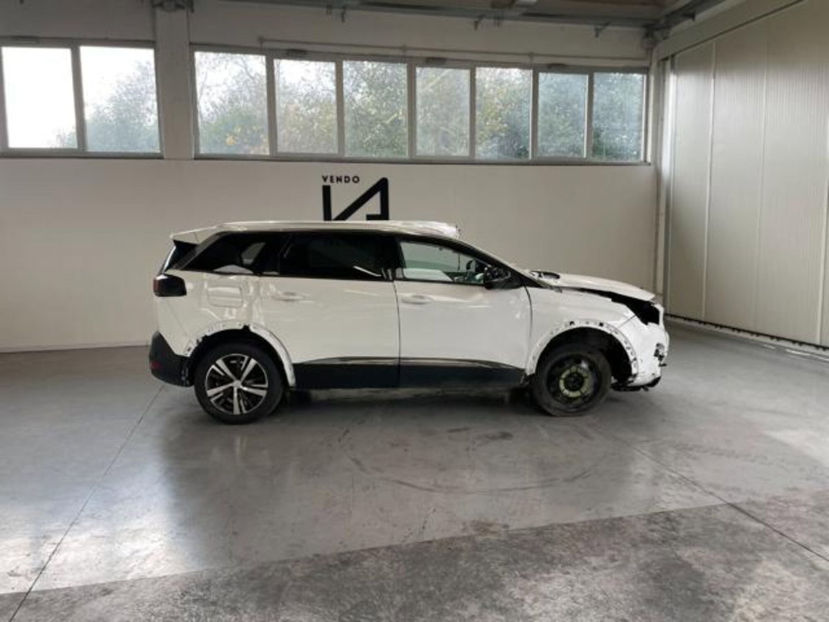 Peugeot 5008 BlueHDi 130 S&S EAT8 Allure (8)