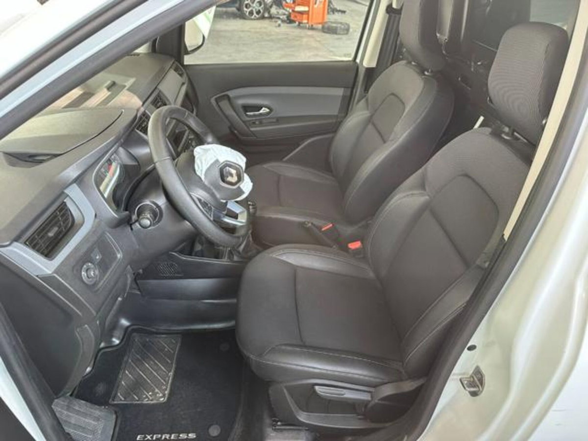 Renault Kangoo Blue dCi 95CV Express Maxi Combi Ice Plus (12)
