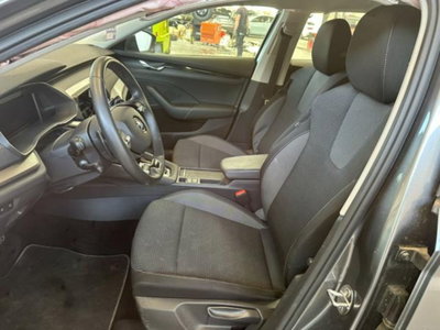 Skoda Octavia Station Wagon 2.0 TDI EVO SCR DSG Wagon Executive (12)