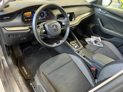 Skoda Octavia Station Wagon 2.0 TDI EVO SCR DSG Wagon Executive (14)