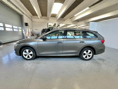 Skoda Octavia Station Wagon 2.0 TDI EVO SCR DSG Wagon Executive (4)