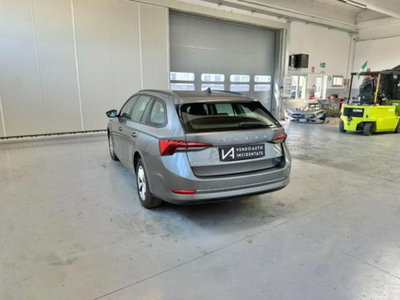 Skoda Octavia Station Wagon 2.0 TDI EVO SCR DSG Wagon Executive (5)
