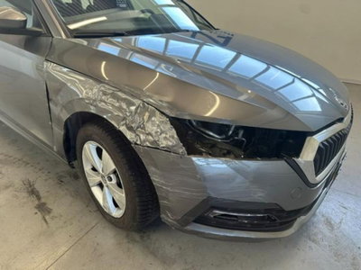 Skoda Octavia Station Wagon 2.0 TDI EVO SCR DSG Wagon Executive (9)