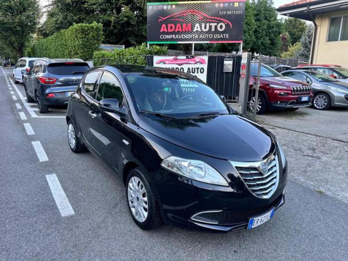 Lancia Ypsilon 1.2 69 CV 5 porte Platinum