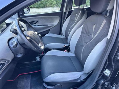 Lancia Ypsilon 1.2 69 CV 5 porte Platinum (11)
