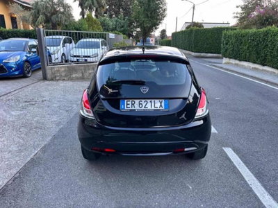 Lancia Ypsilon 1.2 69 CV 5 porte Platinum (3)