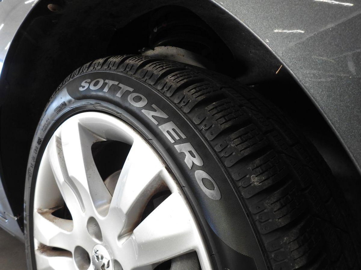 Peugeot 5008 1.6 HDi 112CV Allure (14)