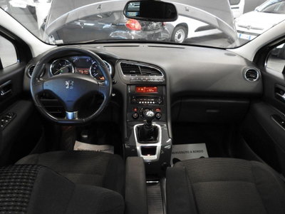 Peugeot 5008 1.6 HDi 112CV Allure (18)