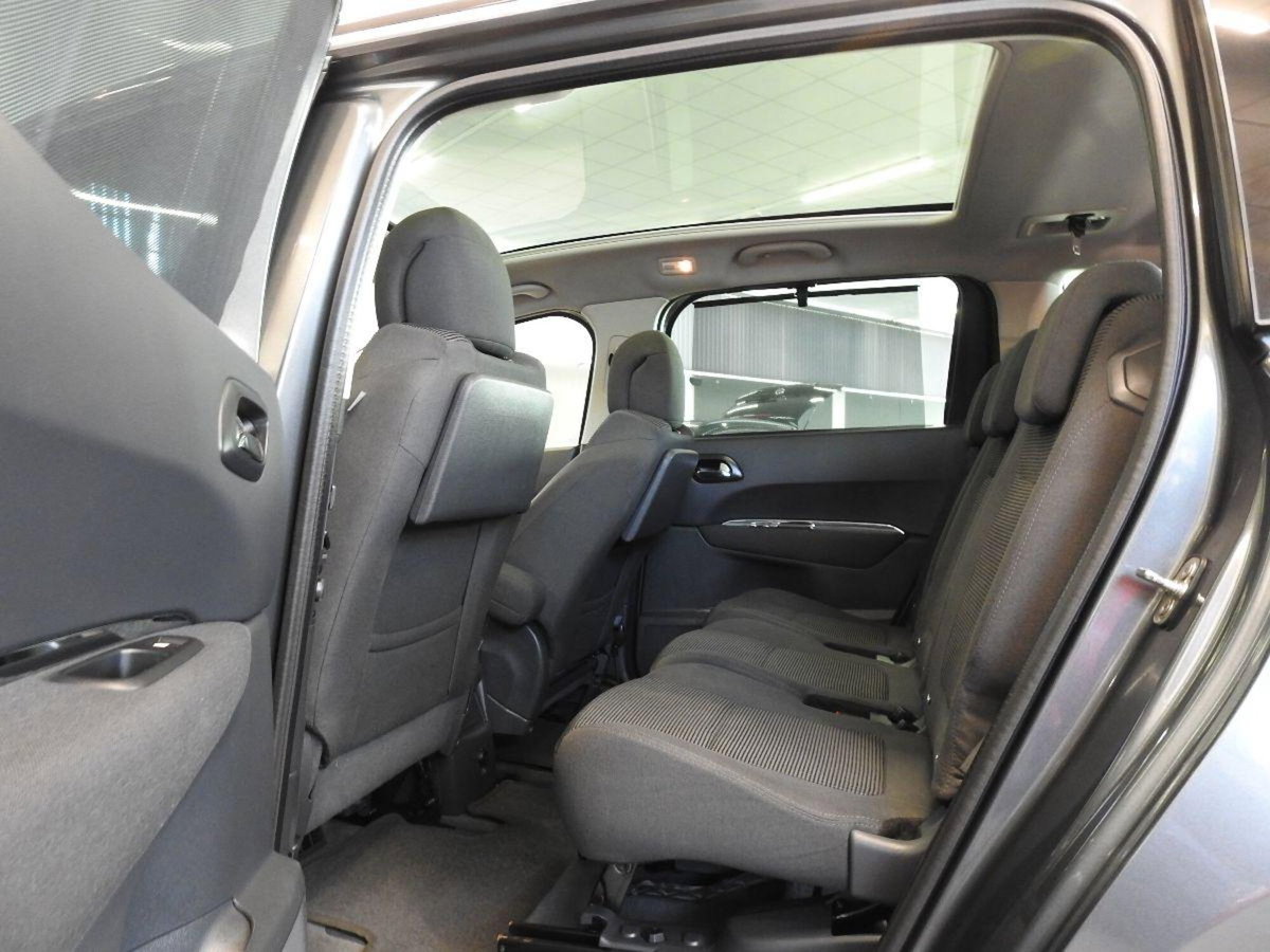 Peugeot 5008 1.6 HDi 112CV Allure (20)