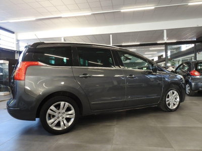 Peugeot 5008 1.6 HDi 112CV Allure (4)