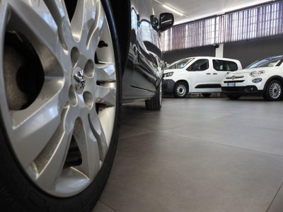 Peugeot 5008 1.6 HDi 112CV Allure (5)