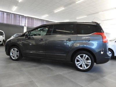 Peugeot 5008 1.6 HDi 112CV Allure (8)