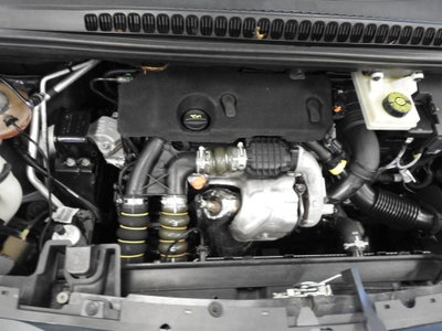 Peugeot 5008 1.6 HDi 112CV Allure (9)