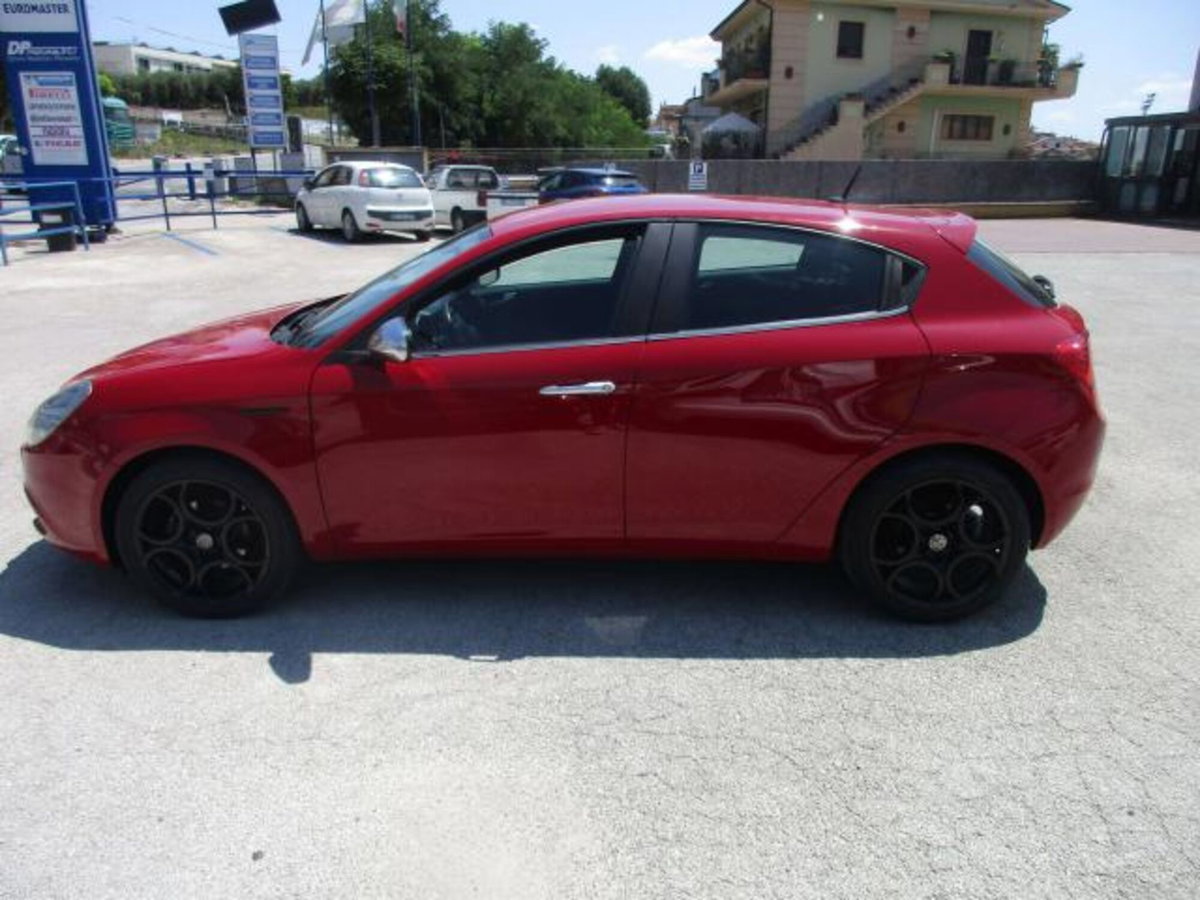 Alfa Romeo Giulietta 1.6 JTDm Giulietta 120cv (2)