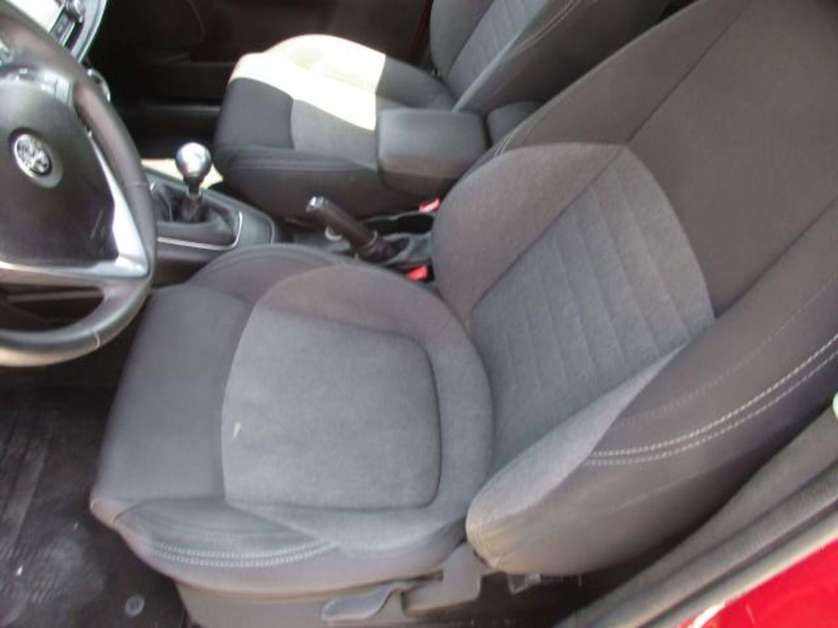 Alfa Romeo Giulietta 1.6 JTDm Giulietta 120cv (6)