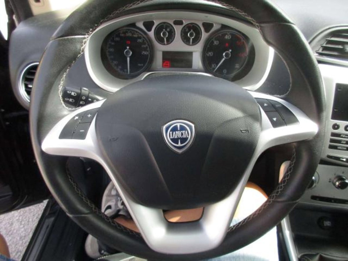 Lancia Delta 1.6 MJT DPF Oro (13)